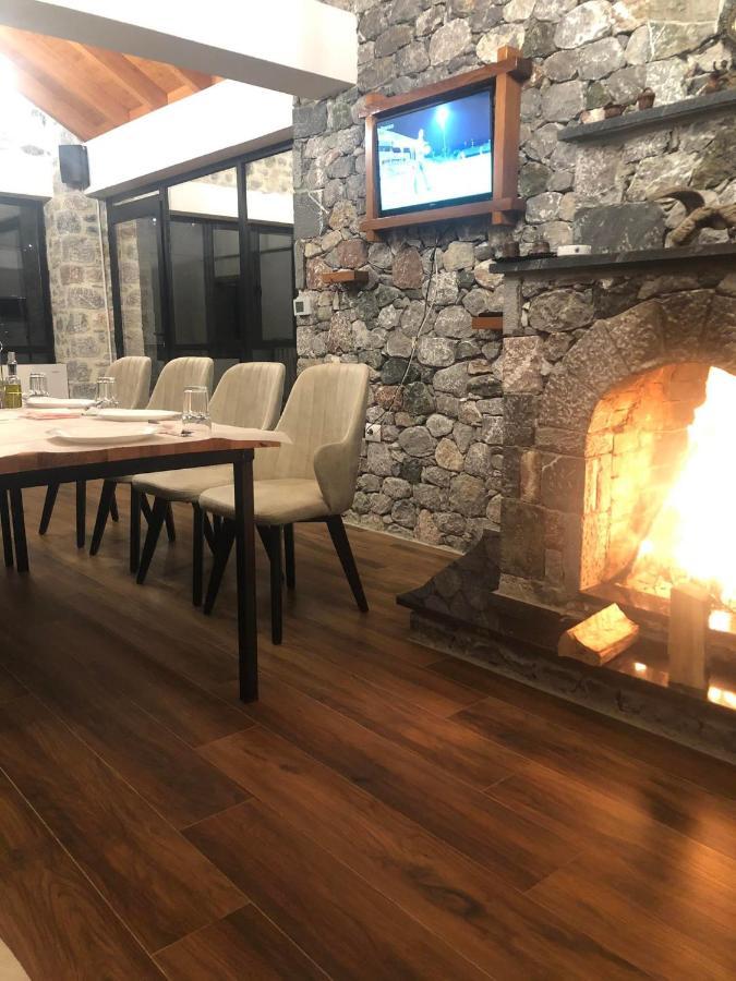 Bujtina Vrenezi Hotel Peshkopi Ngoại thất bức ảnh