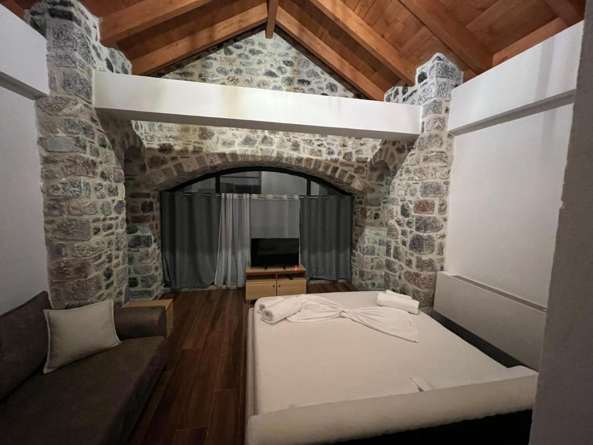 Bujtina Vrenezi Hotel Peshkopi Ngoại thất bức ảnh