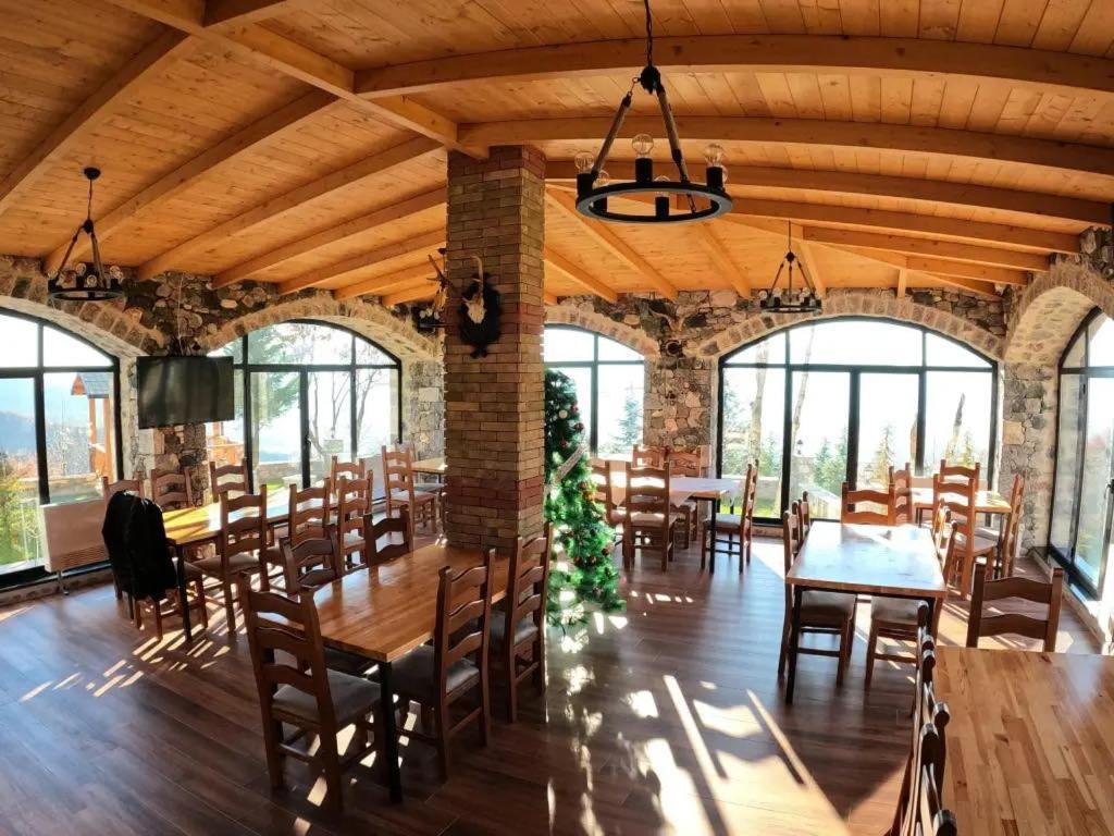 Bujtina Vrenezi Hotel Peshkopi Ngoại thất bức ảnh