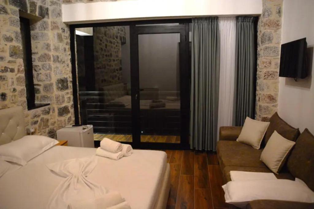 Bujtina Vrenezi Hotel Peshkopi Ngoại thất bức ảnh