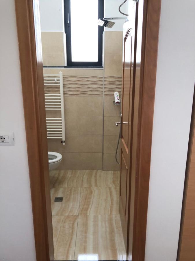 Bujtina Vrenezi Hotel Peshkopi Ngoại thất bức ảnh