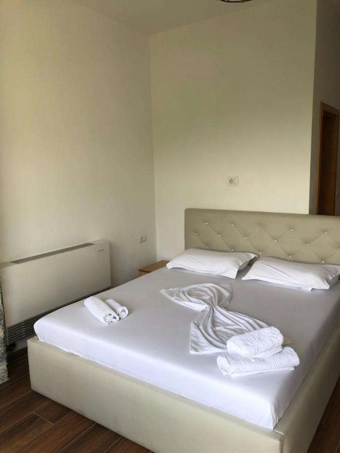 Bujtina Vrenezi Hotel Peshkopi Ngoại thất bức ảnh