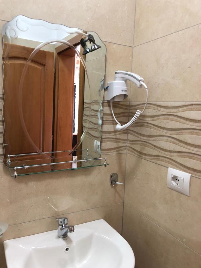 Bujtina Vrenezi Hotel Peshkopi Ngoại thất bức ảnh