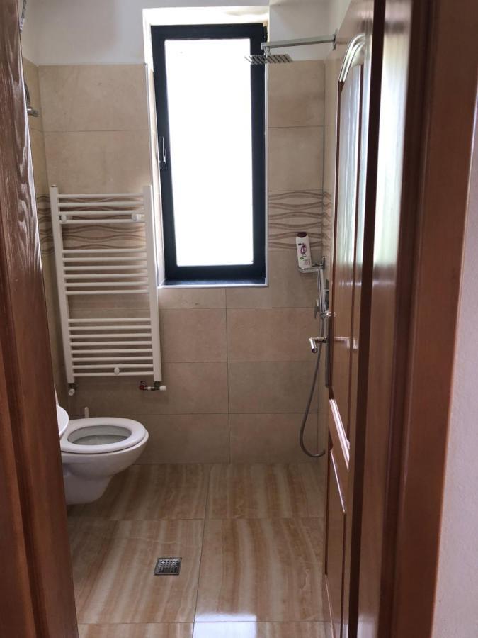 Bujtina Vrenezi Hotel Peshkopi Ngoại thất bức ảnh
